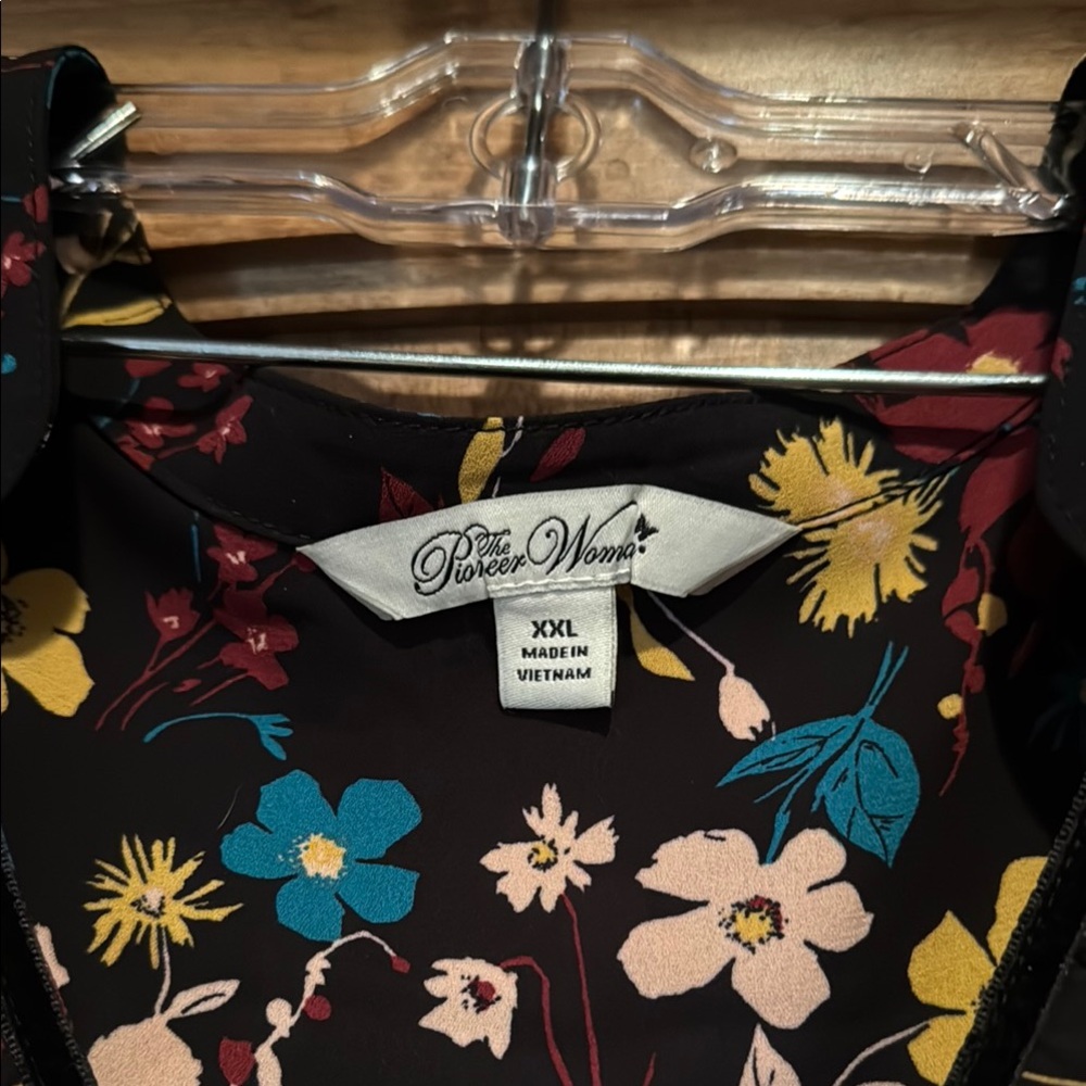 Pioneer Woman Floral Print Blouse with V-Neck - Size XXL - Picture 2 of 4